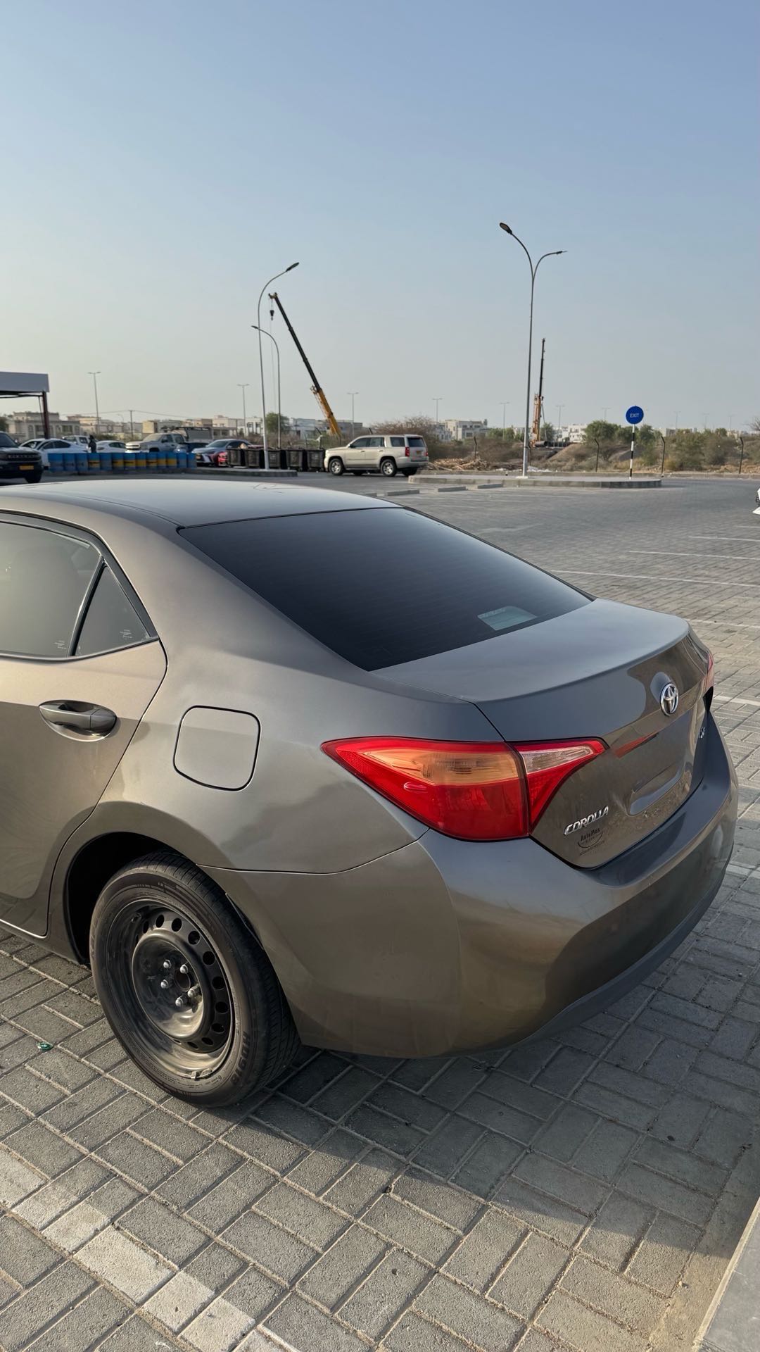 Car Image 2018 TOYOTA COROLLA LE