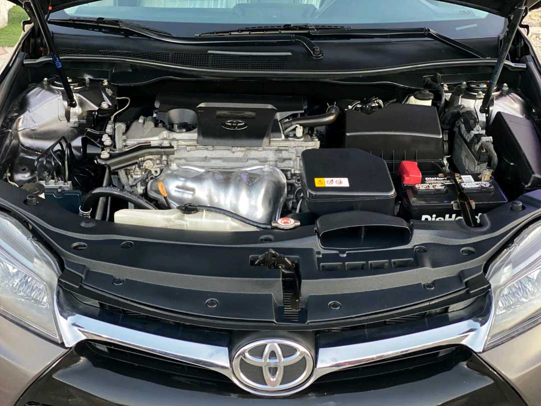 Car Image 2017 TOYOTA CAMRY SE