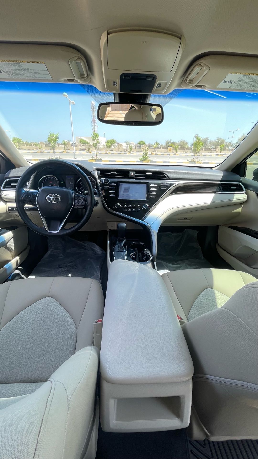 Car Image 2018 TOYOTA CAMRY LE