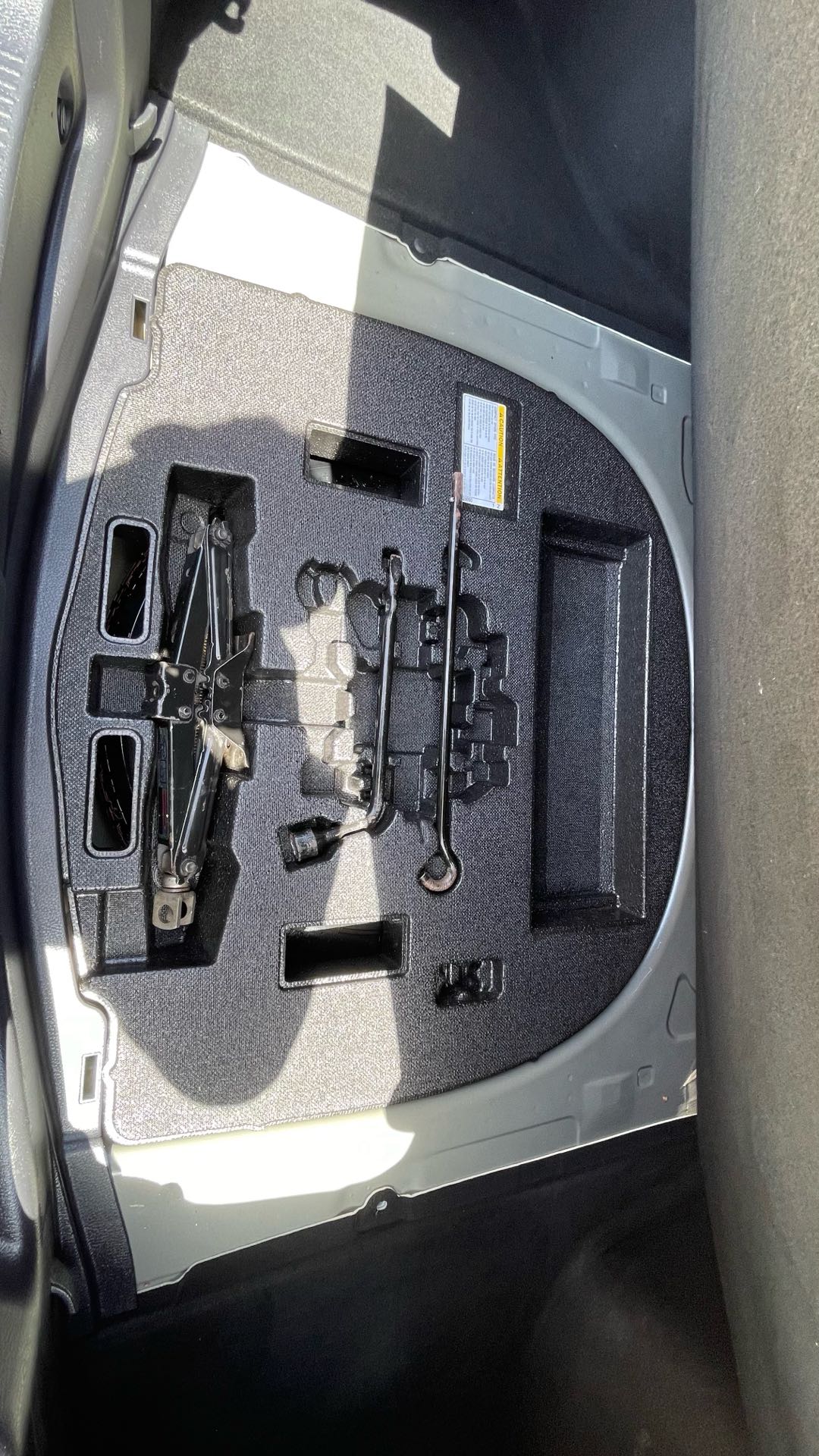 Car Image 2018 TOYOTA CAMRY LE