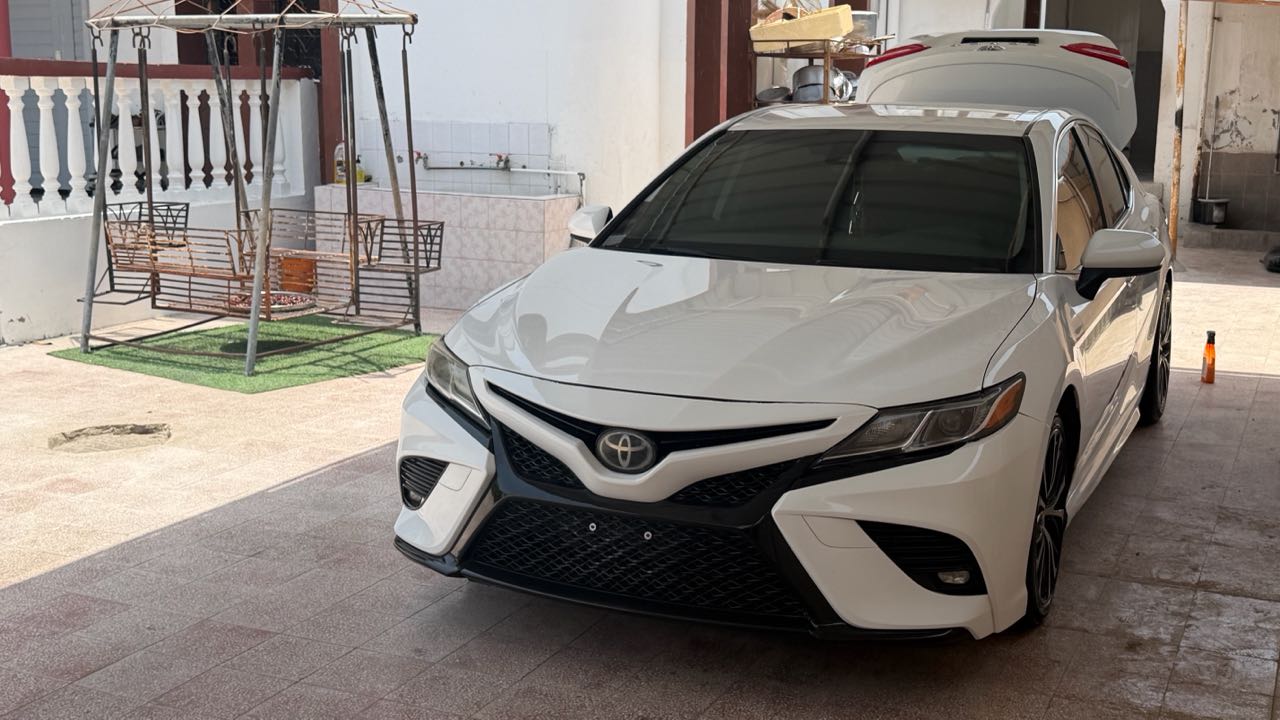 Car Image 2019 TOYOTA CAMRY SE