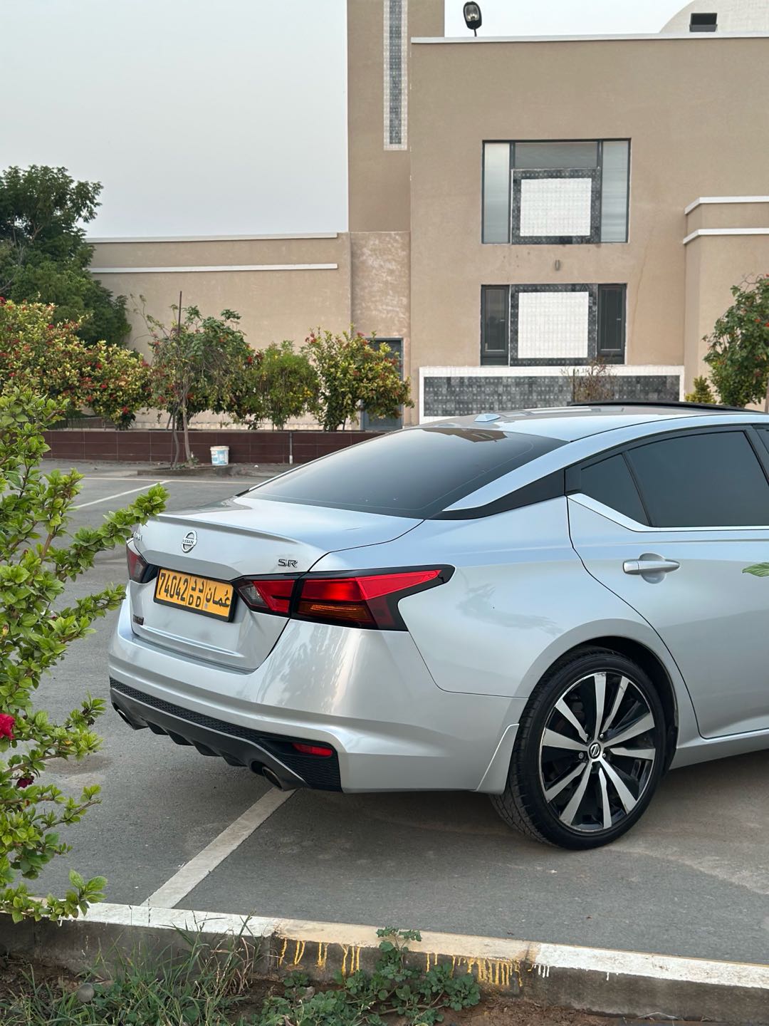 Car Image 2019 NISSAN ALTIMA SR