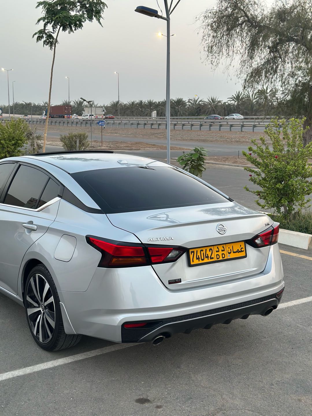 Car Image 2019 NISSAN ALTIMA SR
