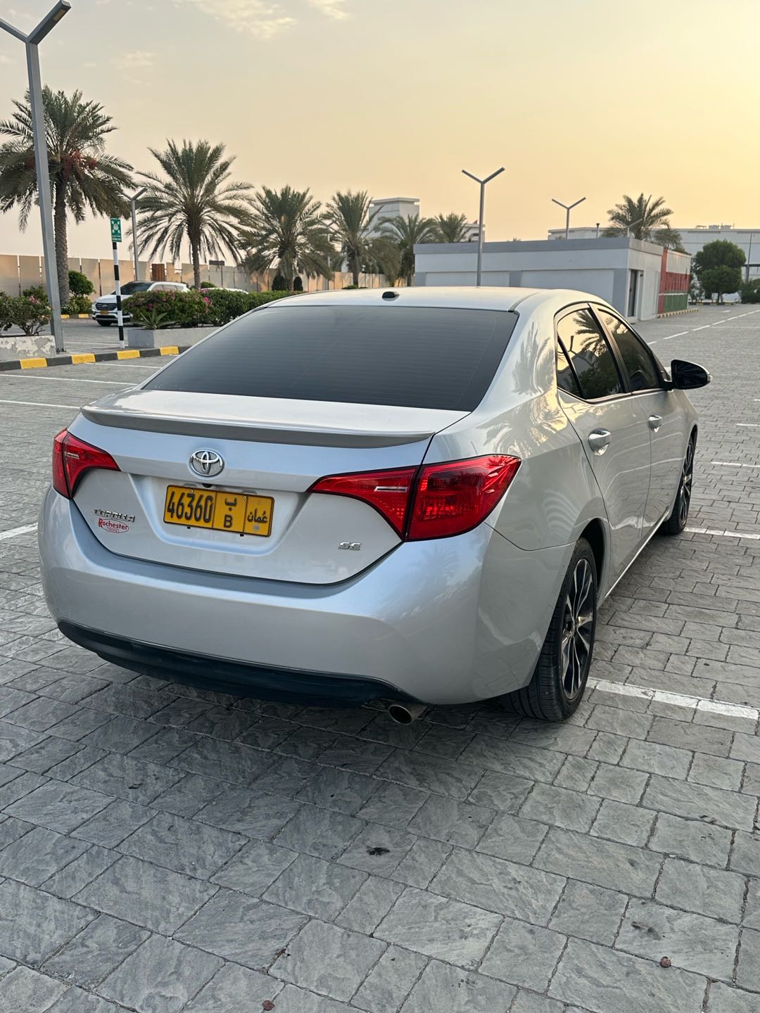 Car Image 2017 TOYOTA COROLLA LE