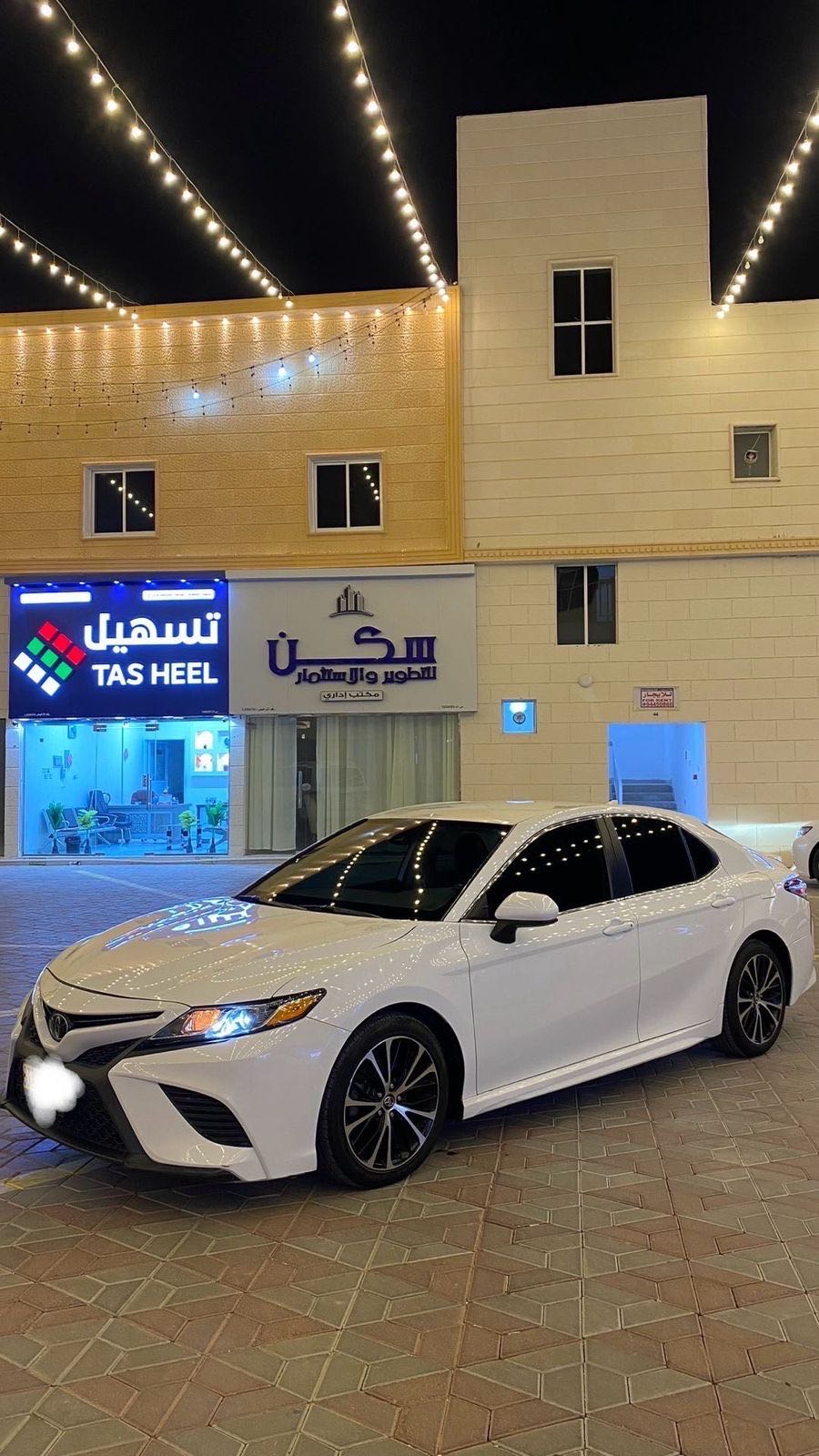 Car Image 2019 TOYOTA CAMRY SE