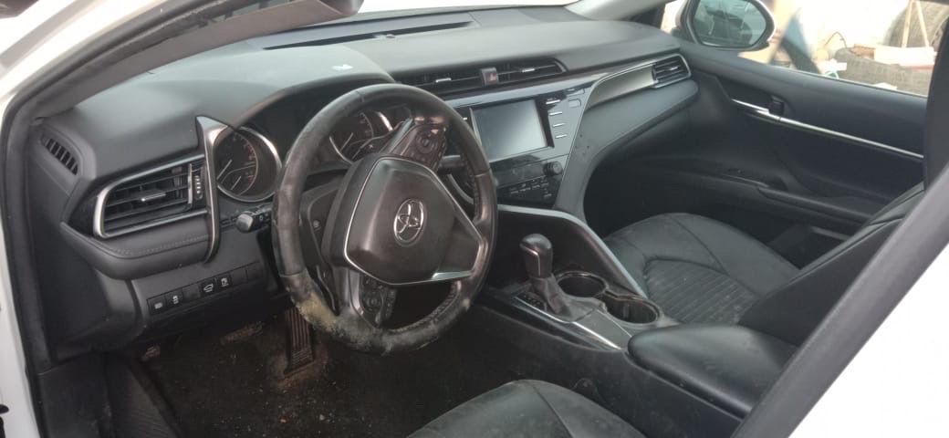 Car Image 2019 TOYOTA CAMRY SE
