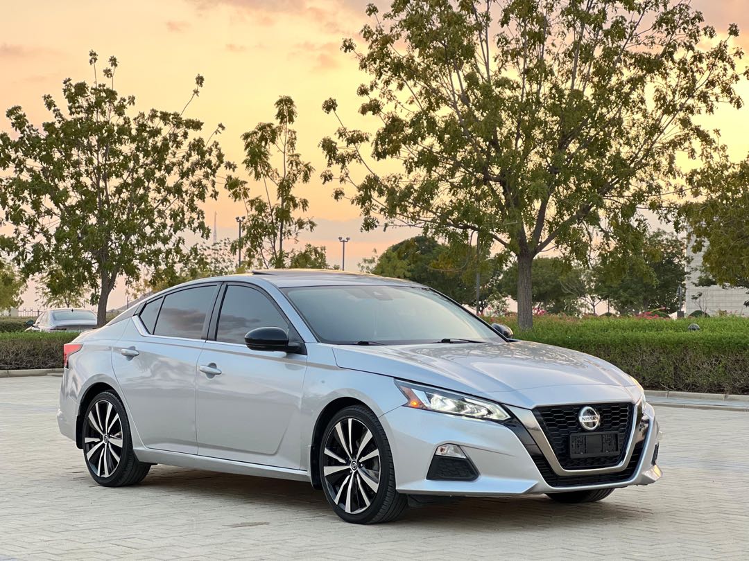 Car Image 2021 NISSAN ALTIMA SR