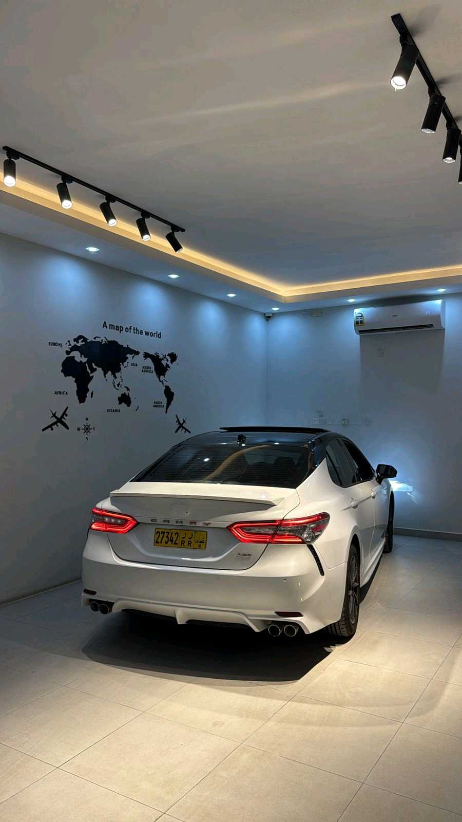 Car Image 2018 TOYOTA CAMRY XSE