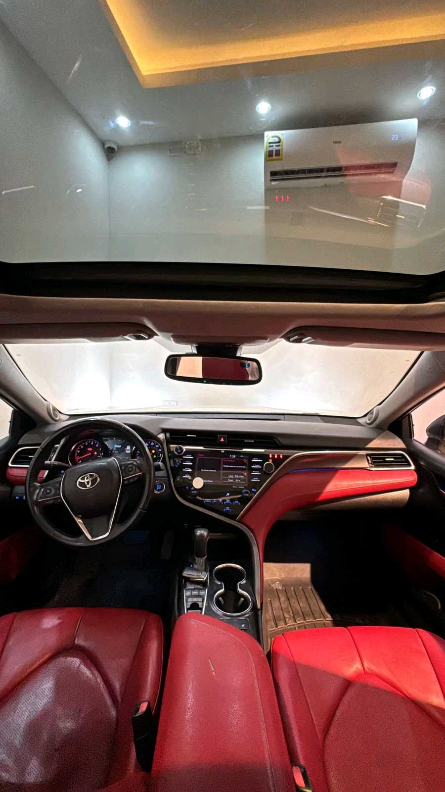 Car Image 2018 TOYOTA CAMRY XSE