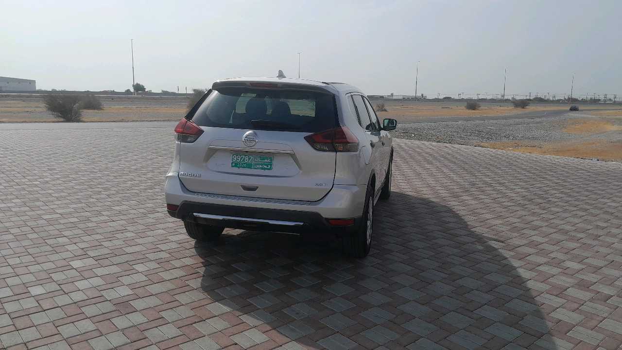 Car Image 2018 NISSAN ROGUE S