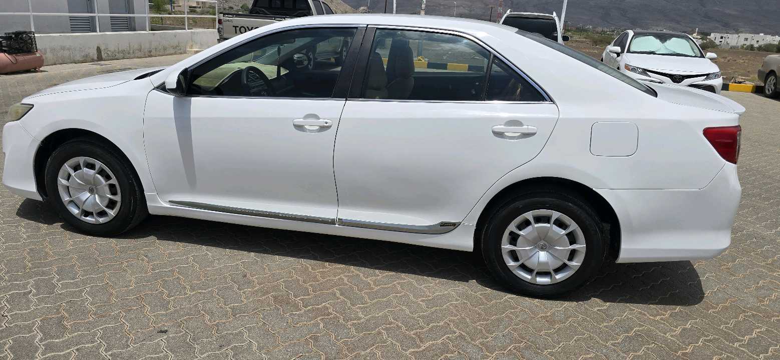 Car Image 2014 TOYOTA CAMRY GL