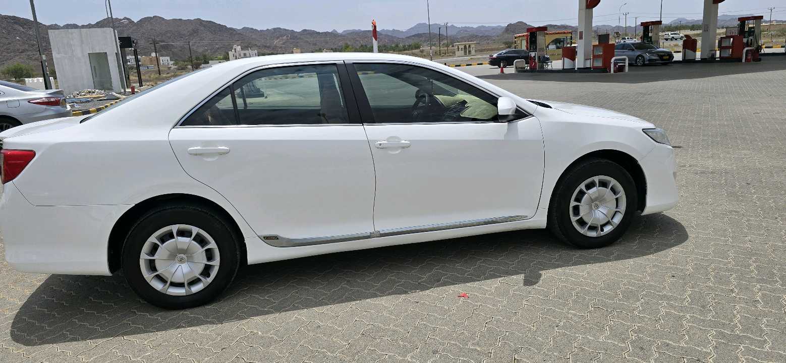Car Image 2014 TOYOTA CAMRY GL