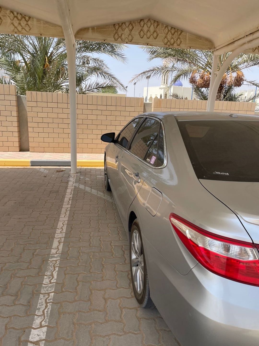 Car Image 2015 TOYOTA CAMRY XLE