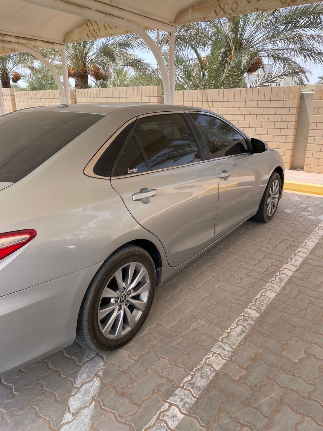 Car Image 2015 TOYOTA CAMRY XLE