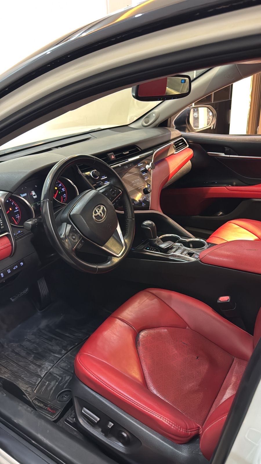 Car Image 2018 TOYOTA CAMRY XSE