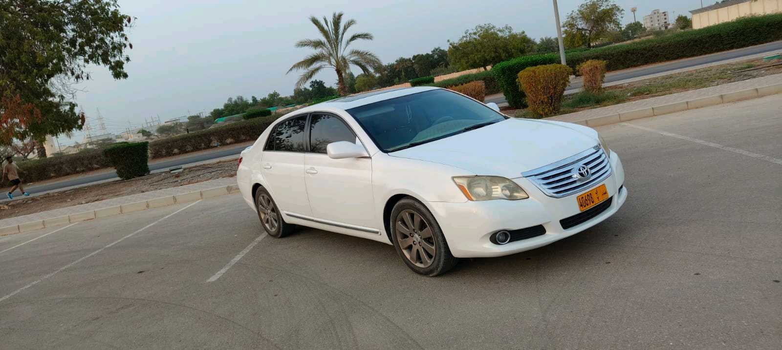 Car Image 2005 TOYOTA AVALON XLE