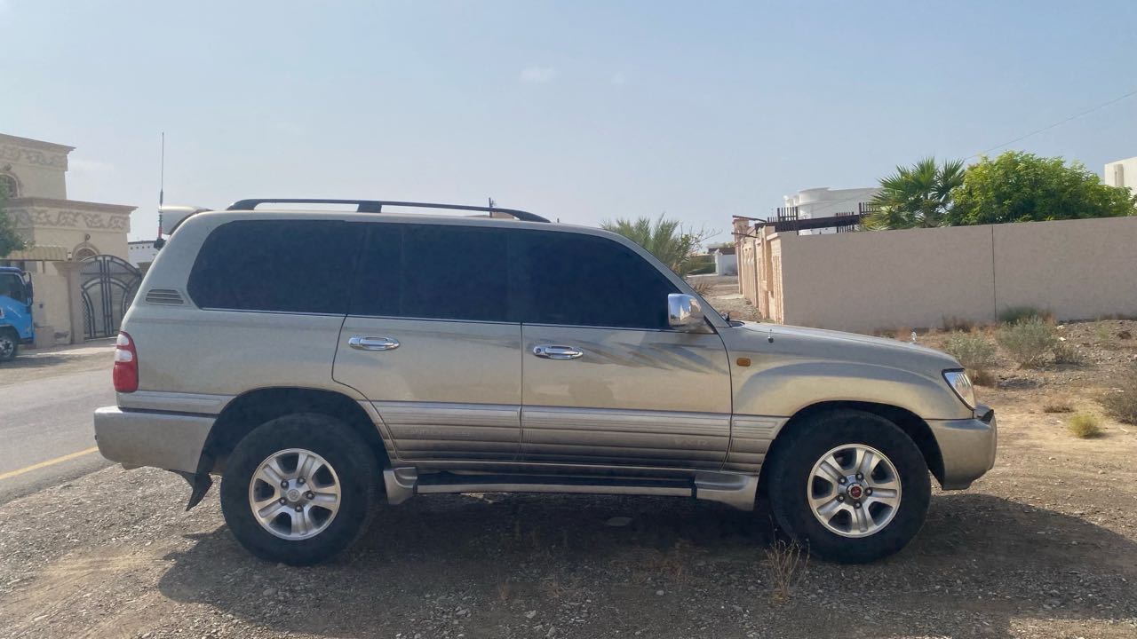 Car Image 2003 TOYOTA LAND CRUISER VX.R