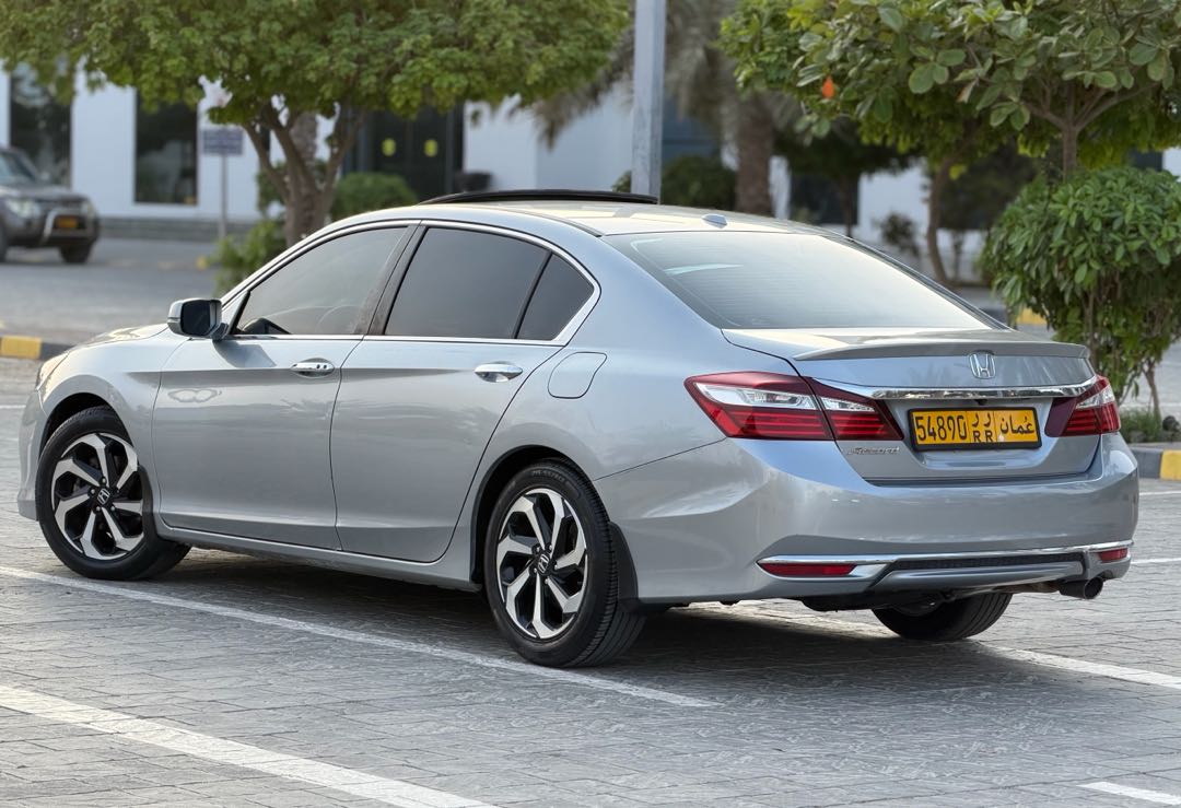 Car Image 2017 HONDA ACCORD EXL