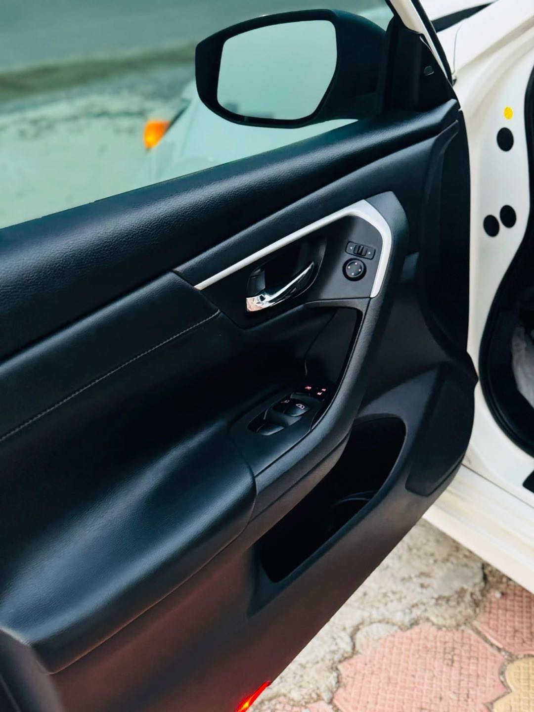 Car Image 2018 NISSAN ALTIMA SL