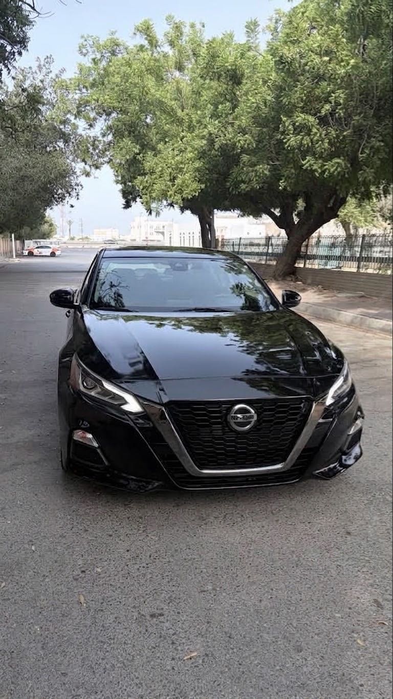 Car Image 2021 NISSAN ALTIMA SR