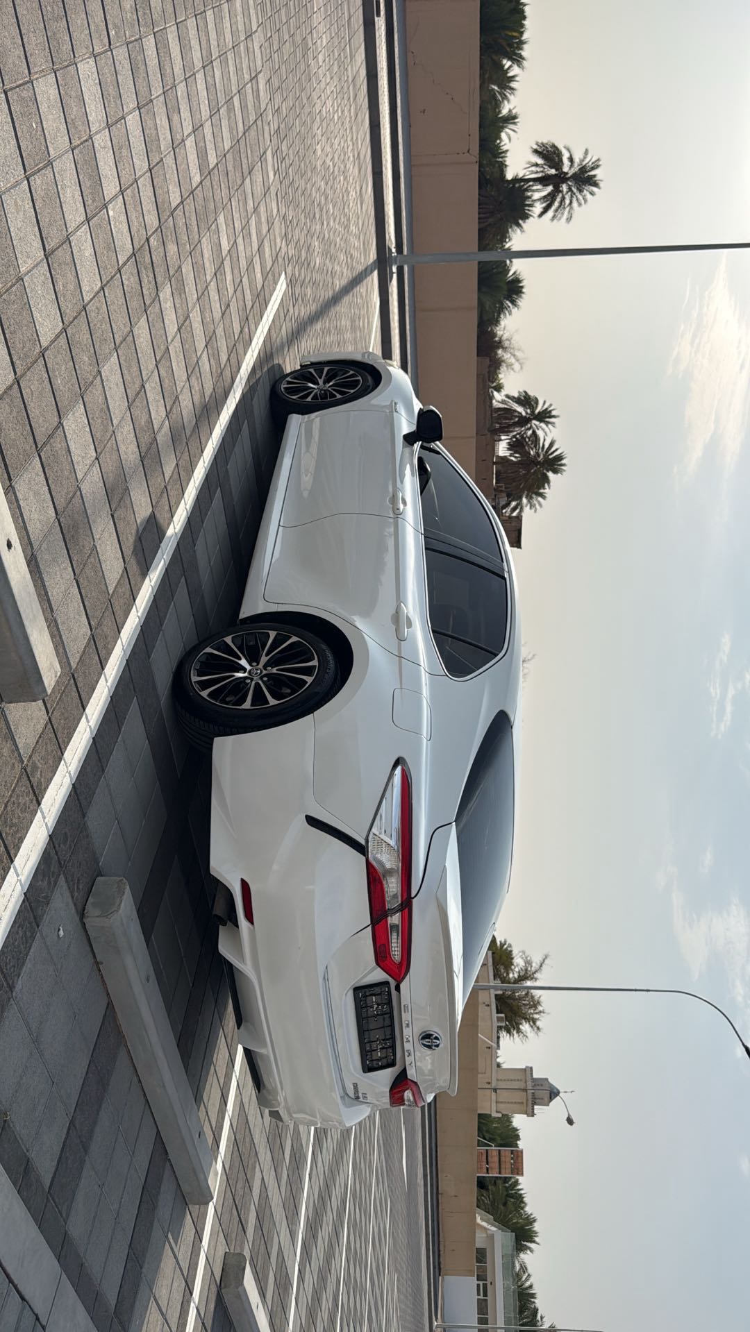 Car Image 2019 TOYOTA CAMRY SE