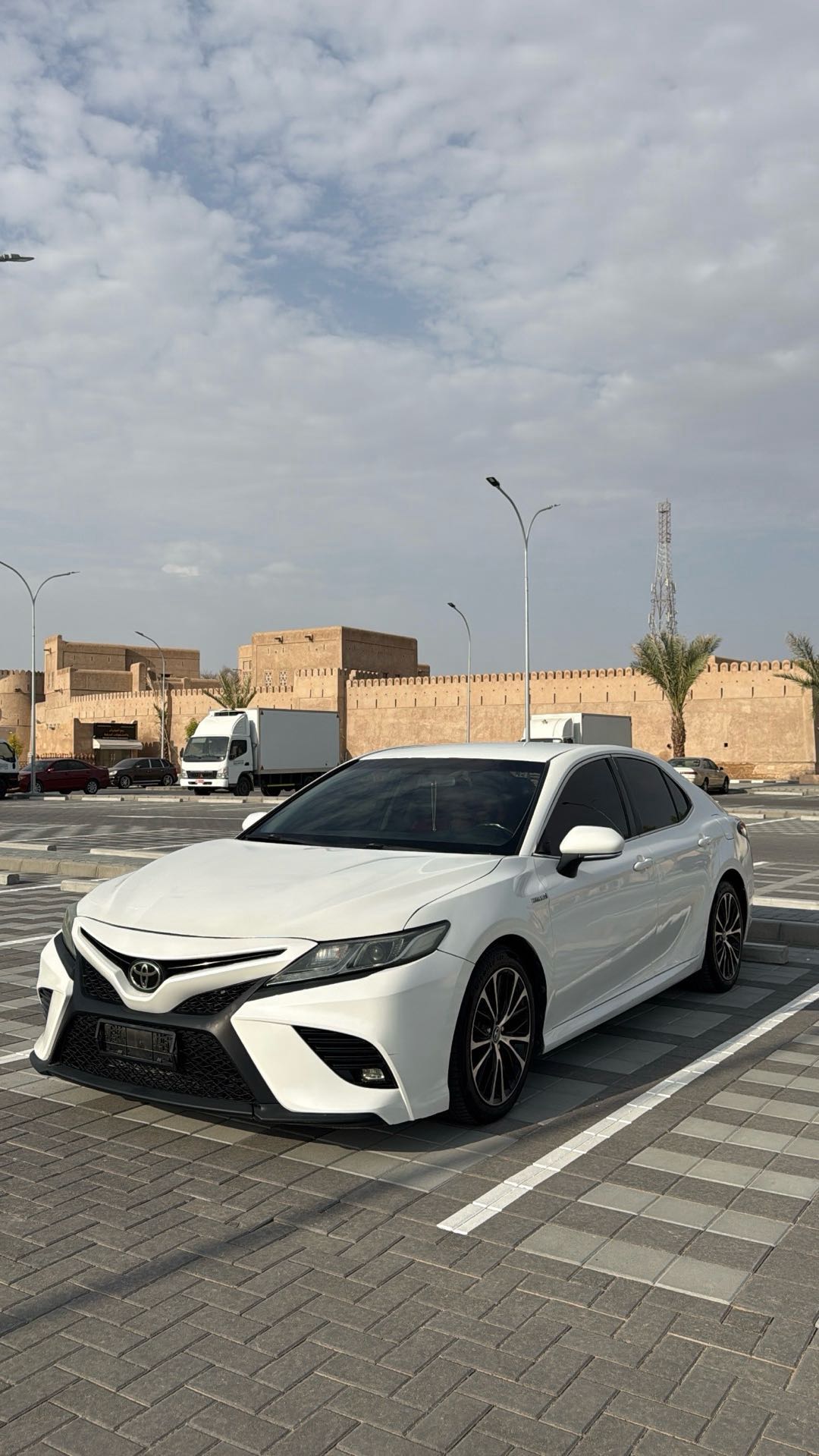 Car Image 2019 TOYOTA CAMRY SE