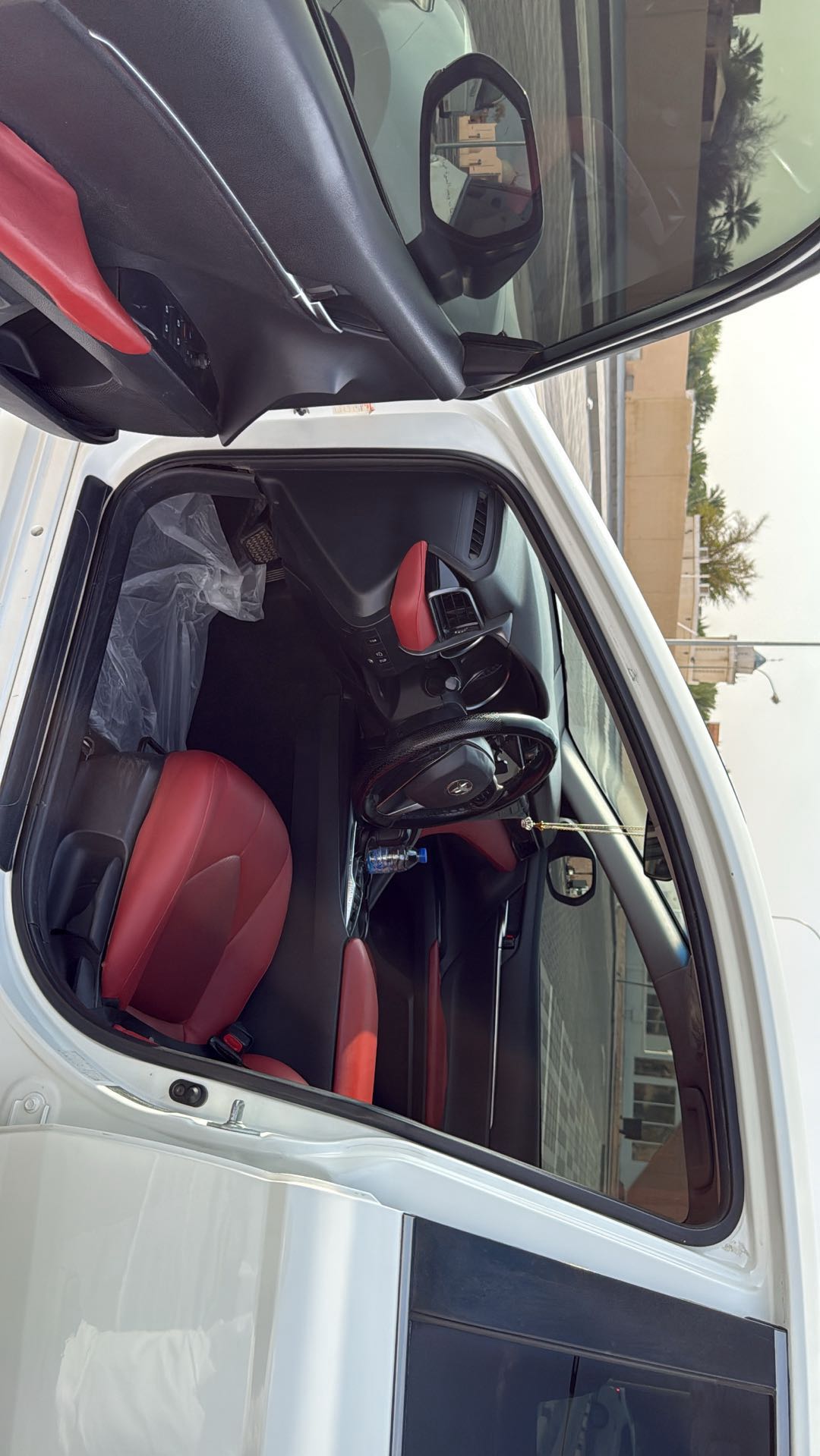 Car Image 2019 TOYOTA CAMRY SE