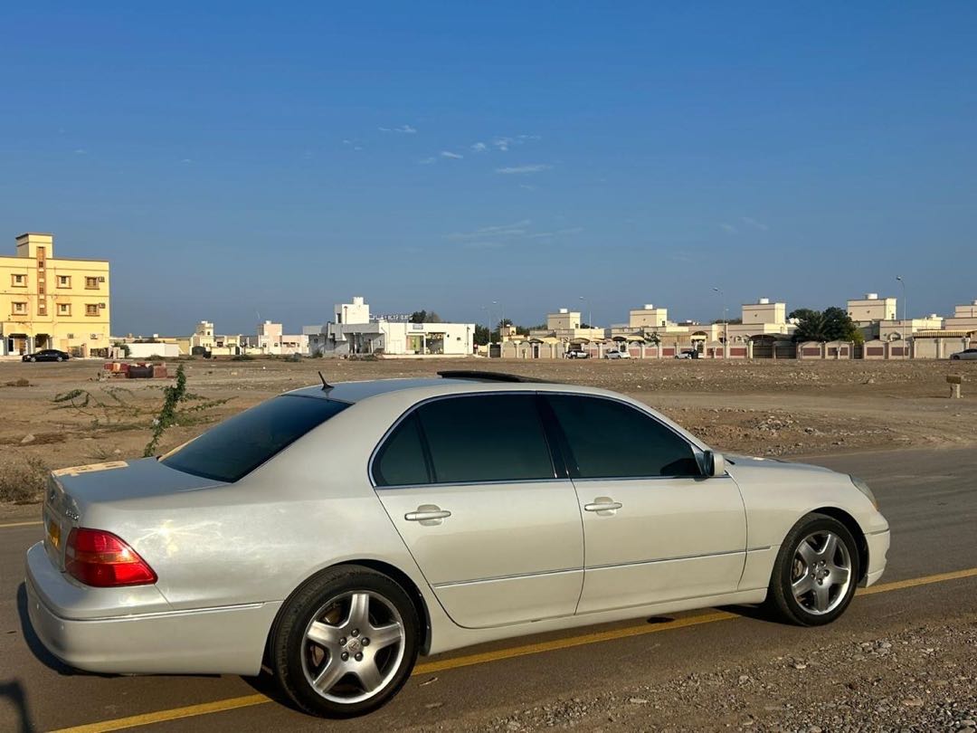 Car Image 2002 LEXUS LS 430