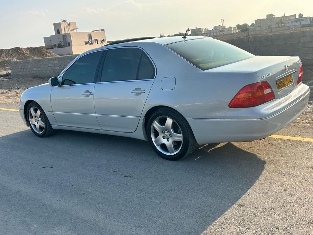 Car Image 2002 LEXUS LS 430
