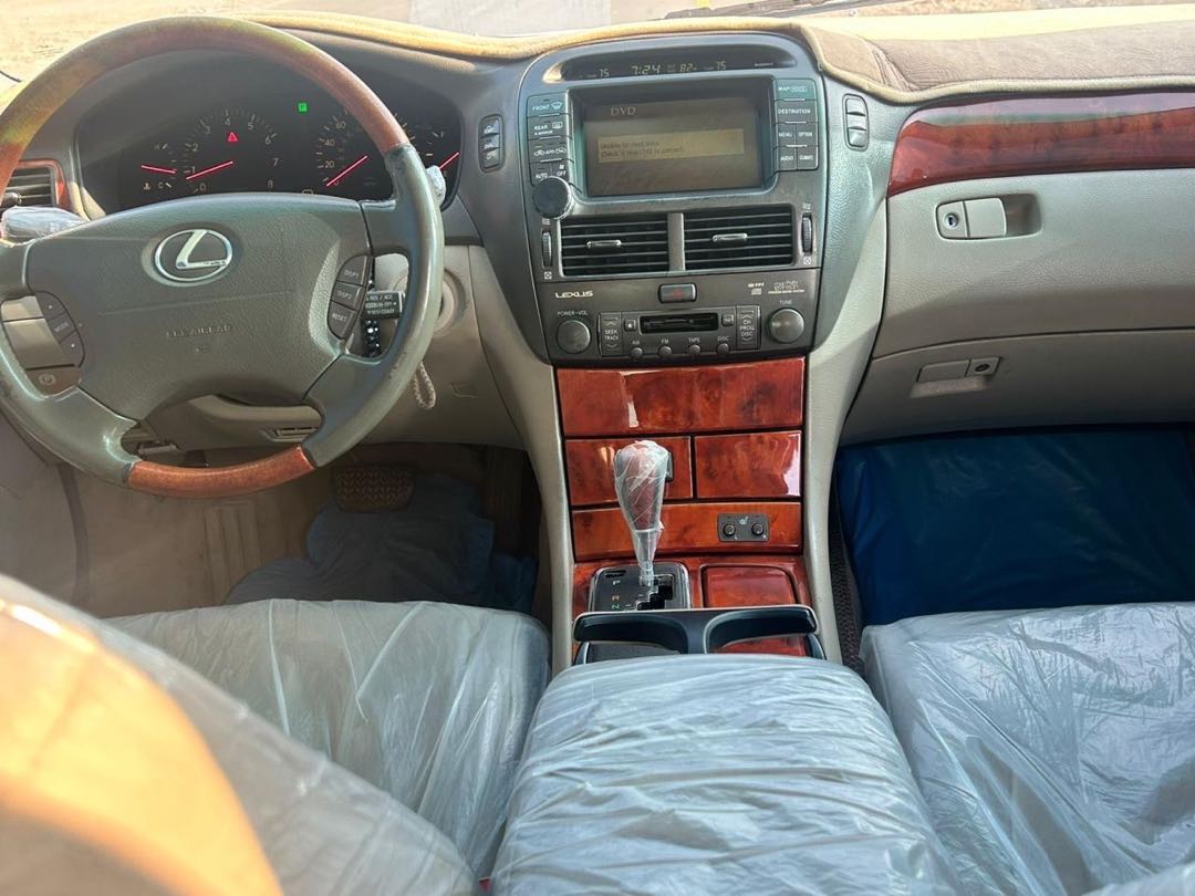 Car Image 2002 LEXUS LS 430