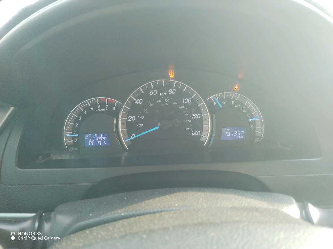 Car Image 2013 TOYOTA CAMRY SE