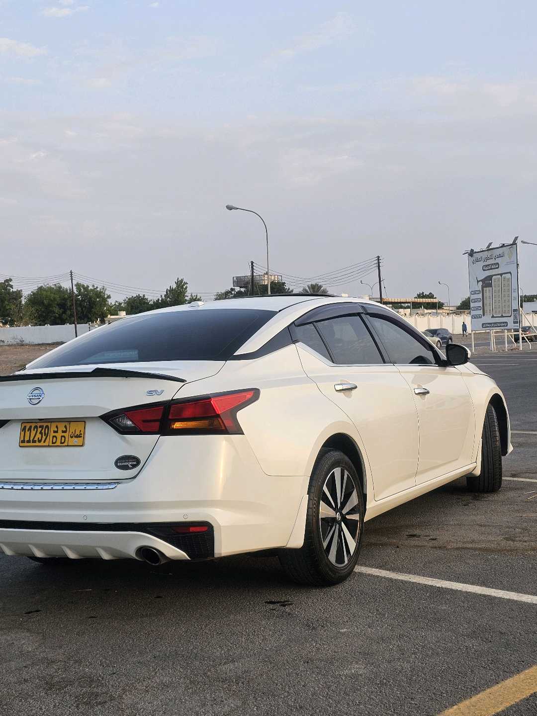 Car Image 2019 NISSAN ALTIMA SV