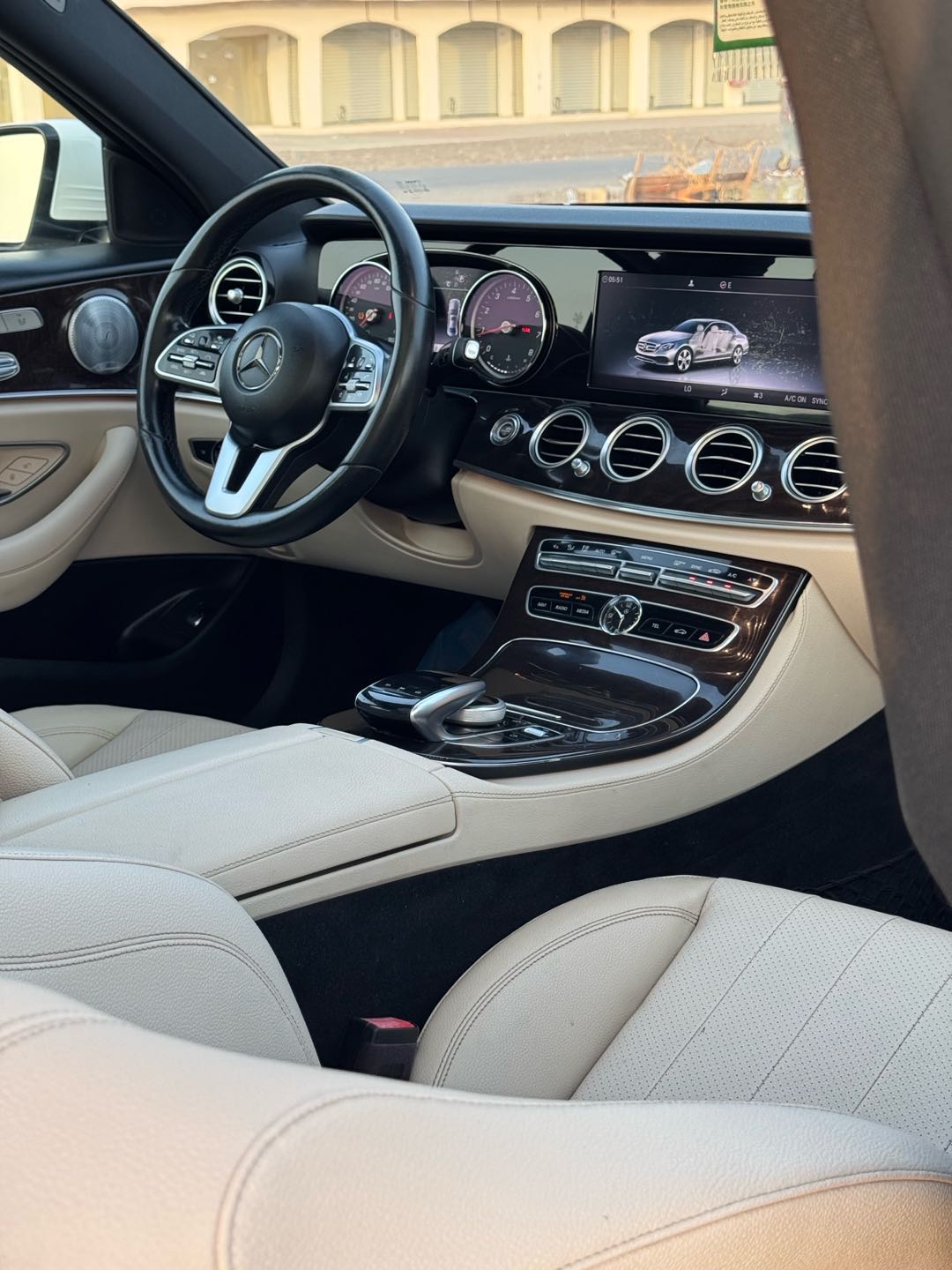 Car Image 2019 MERCEDES E Class 300