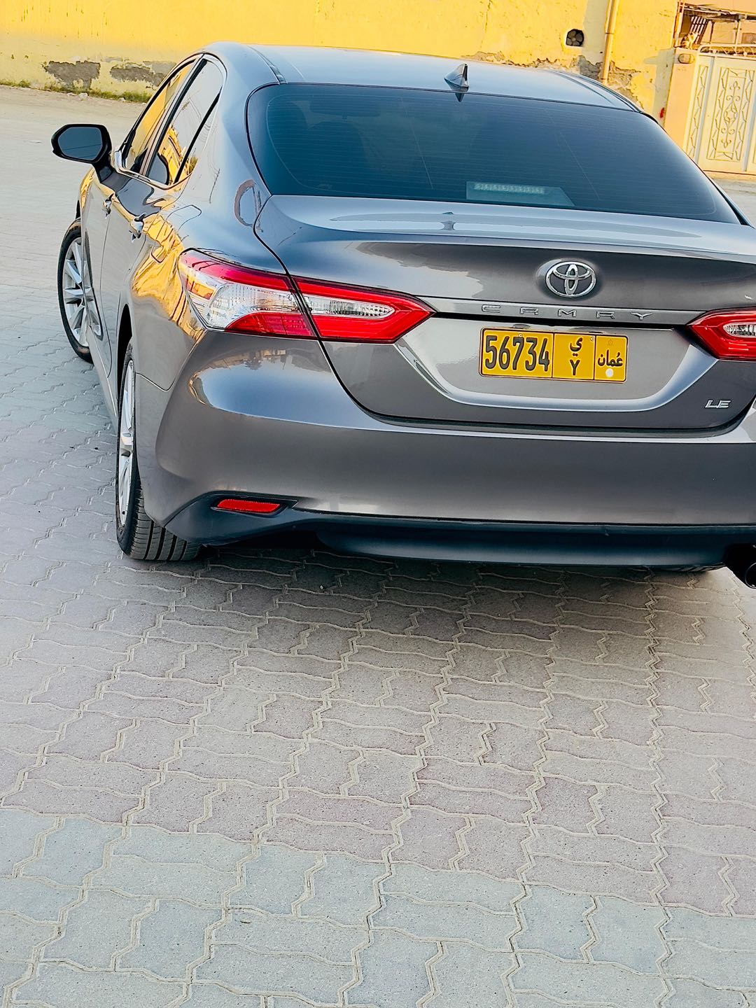Car Image 2019 TOYOTA CAMRY LE