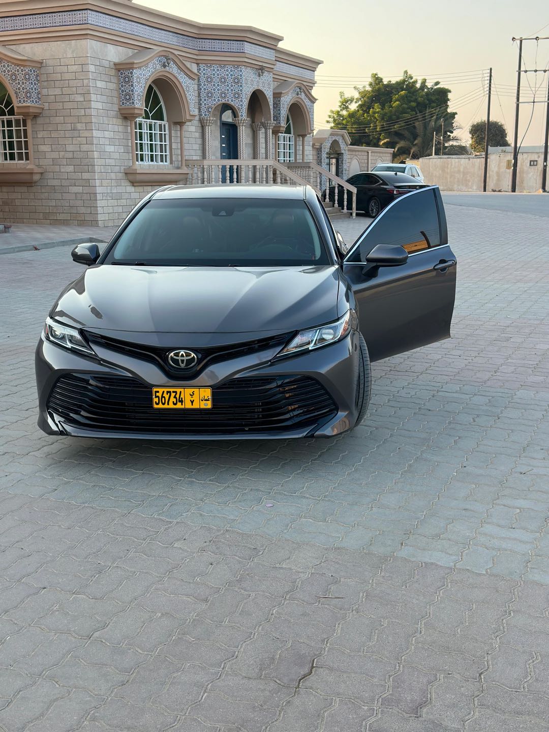 Car Image 2019 TOYOTA CAMRY LE