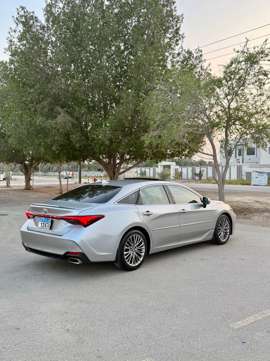 Car Image 2019 TOYOTA AVALON LIMITED