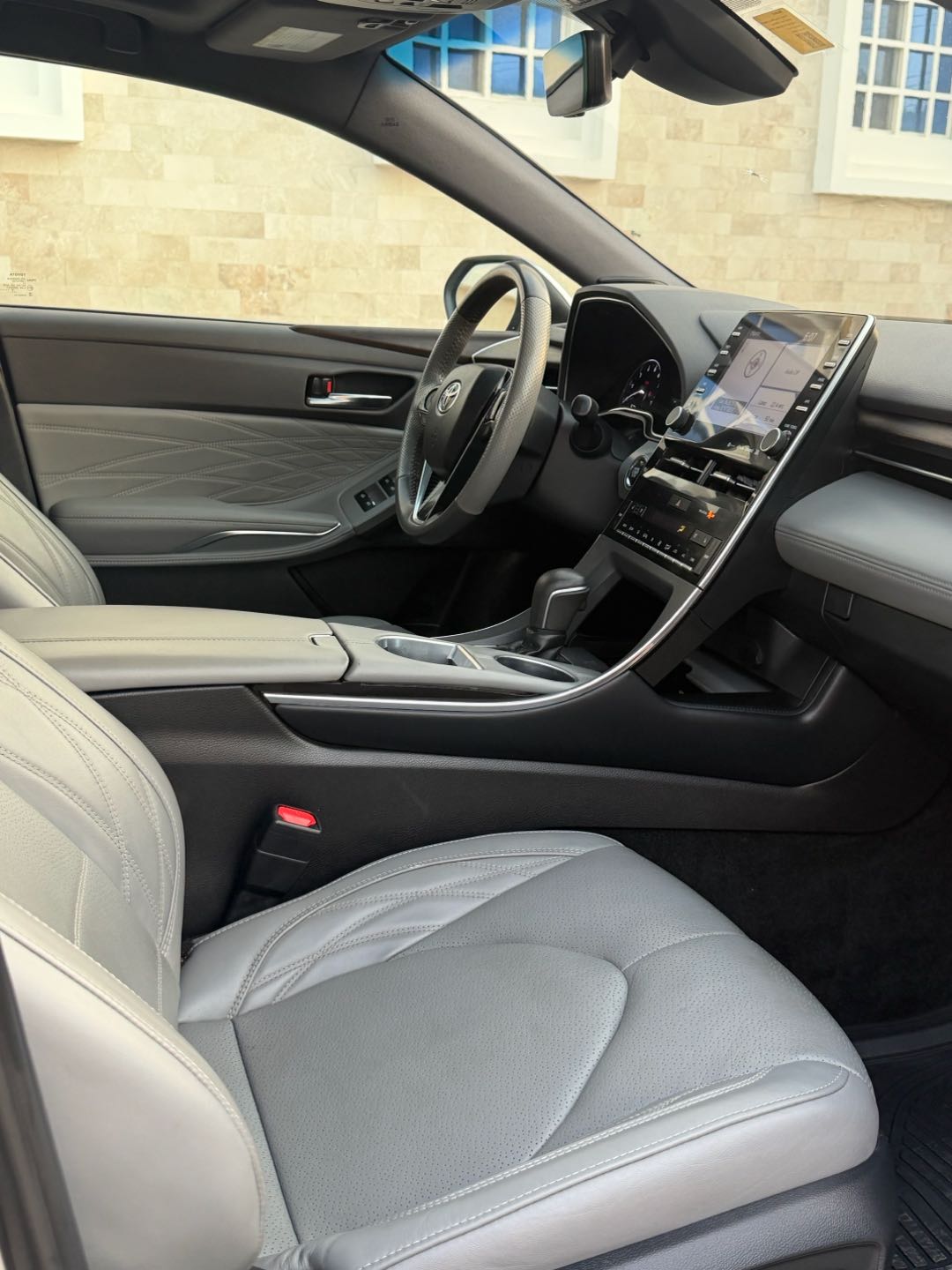 Car Image 2019 TOYOTA AVALON LIMITED
