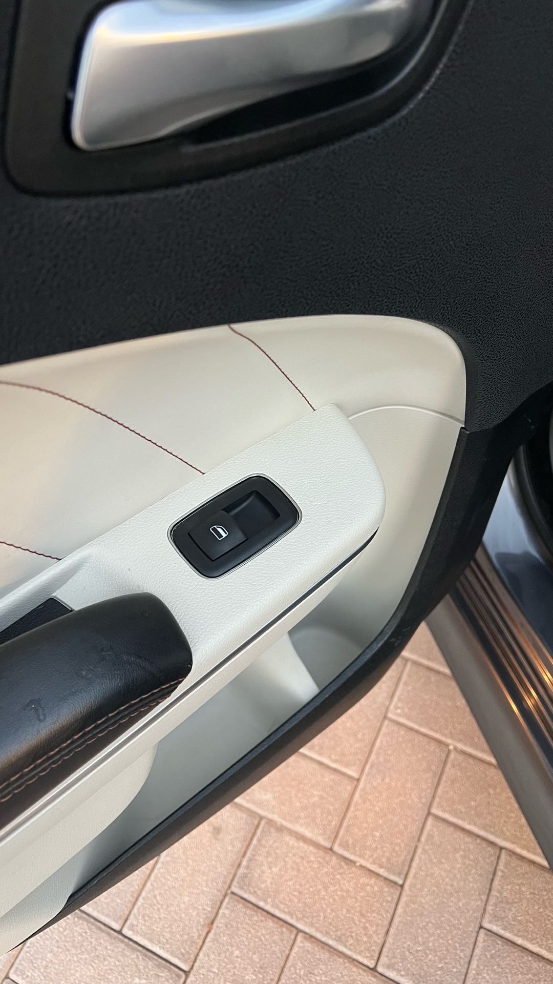 Car Image 2019 DODGE CHARGER GT