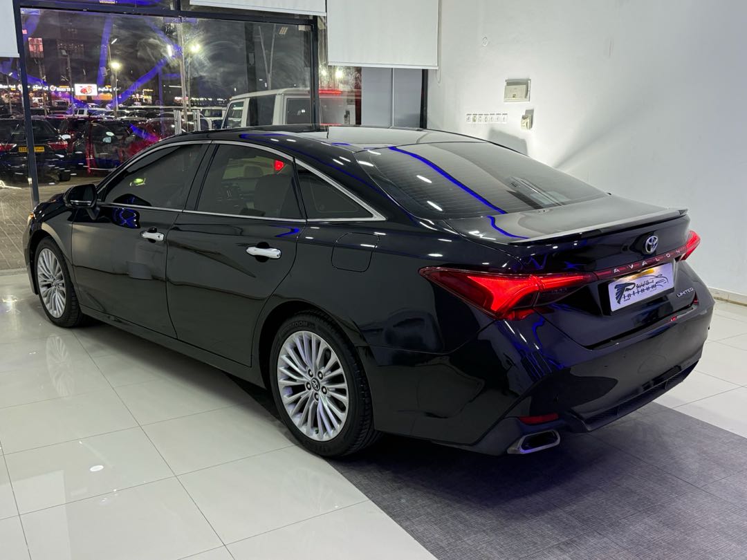 Car Image 2019 TOYOTA AVALON LIMITED