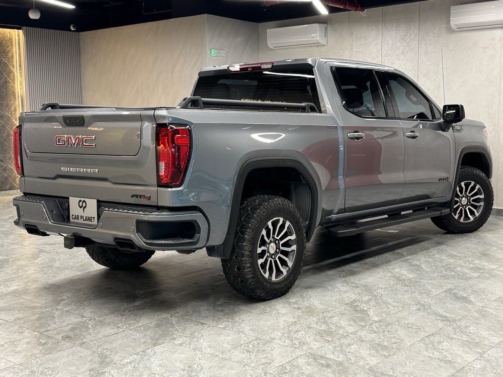 Car Image 2020 GMC SIERRA AT4