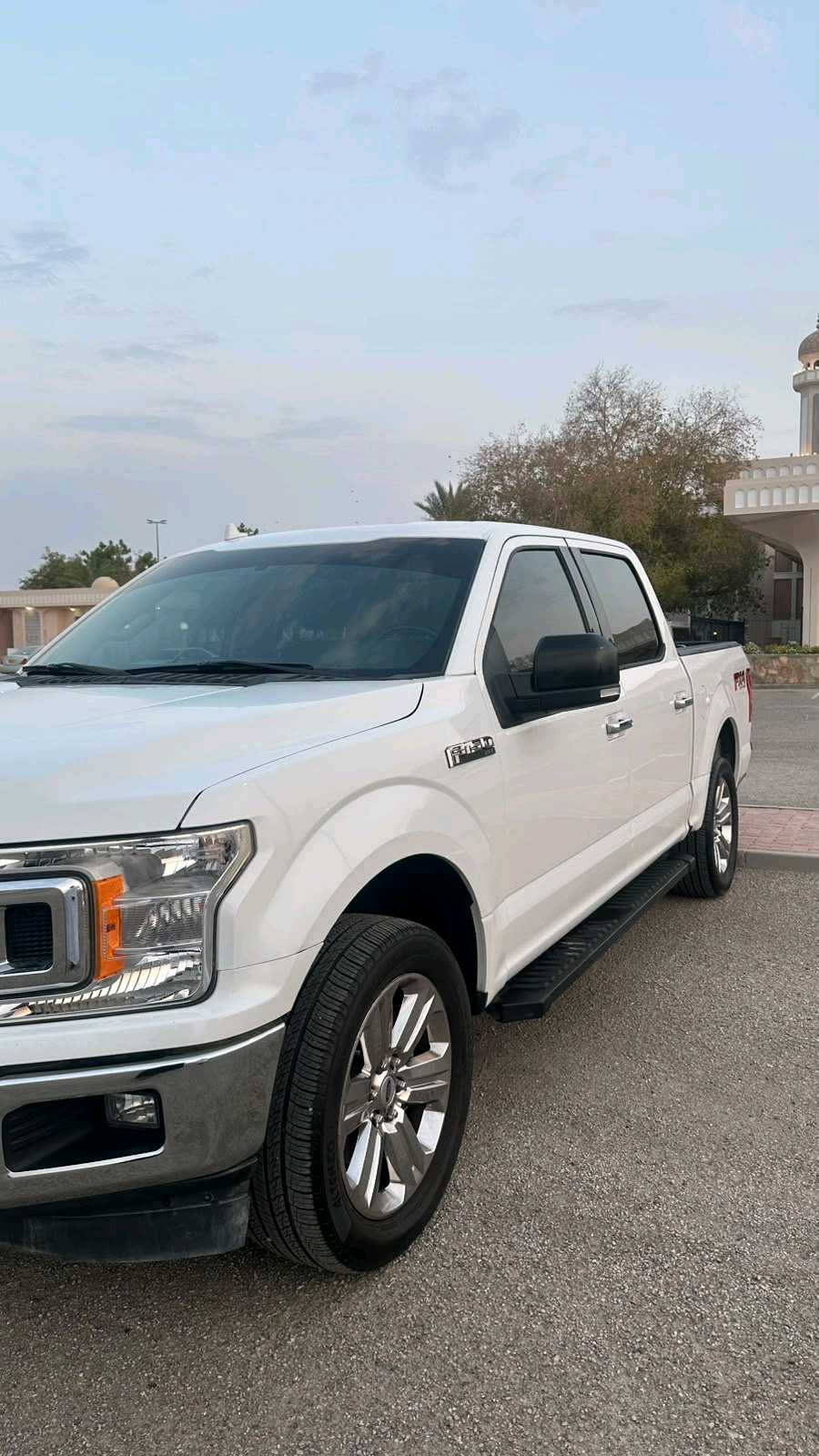 Car Image 2018 FORD F-150 XLT