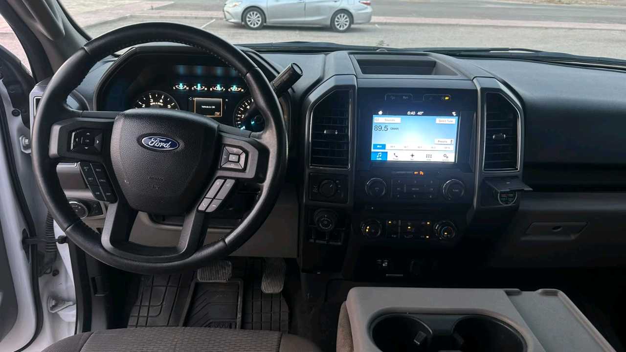 Car Image 2018 FORD F-150 XLT