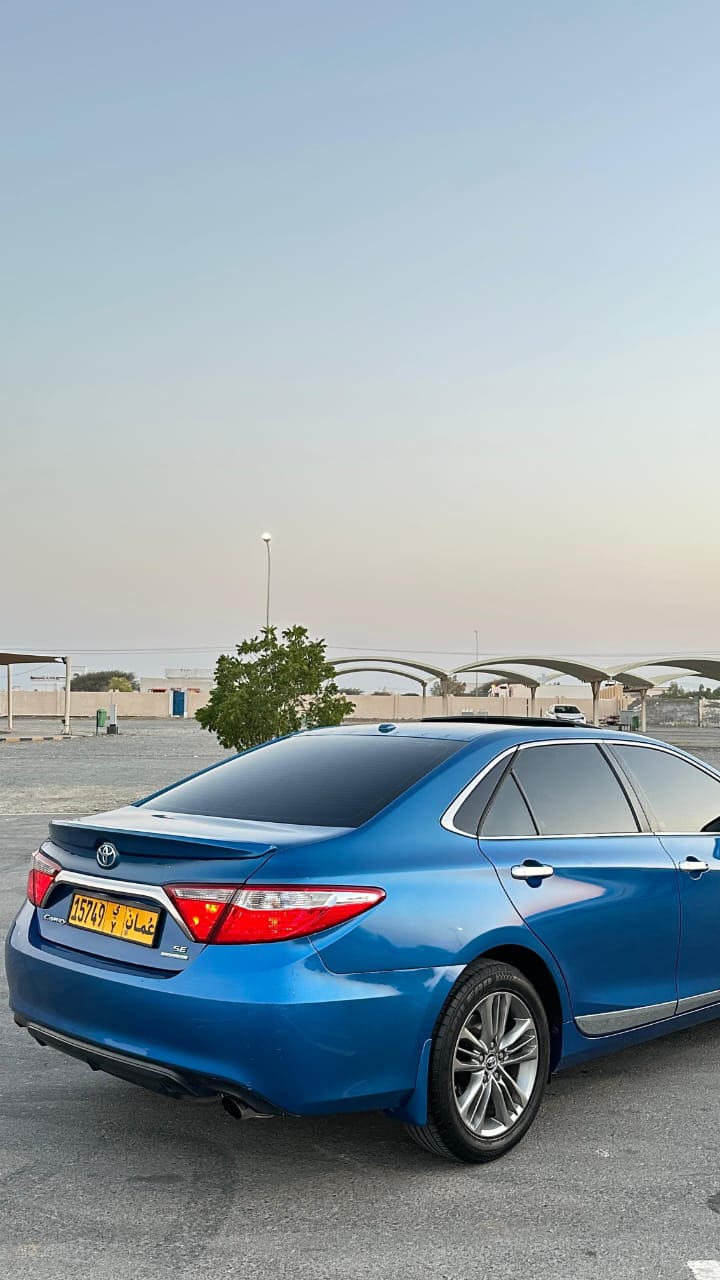 Car Image 2016 TOYOTA CAMRY SE