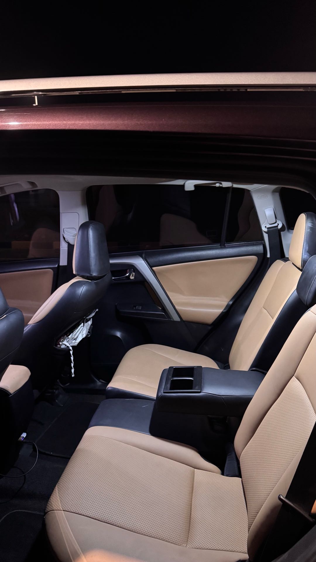 Car Image 2018 TOYOTA RAV4 XLE