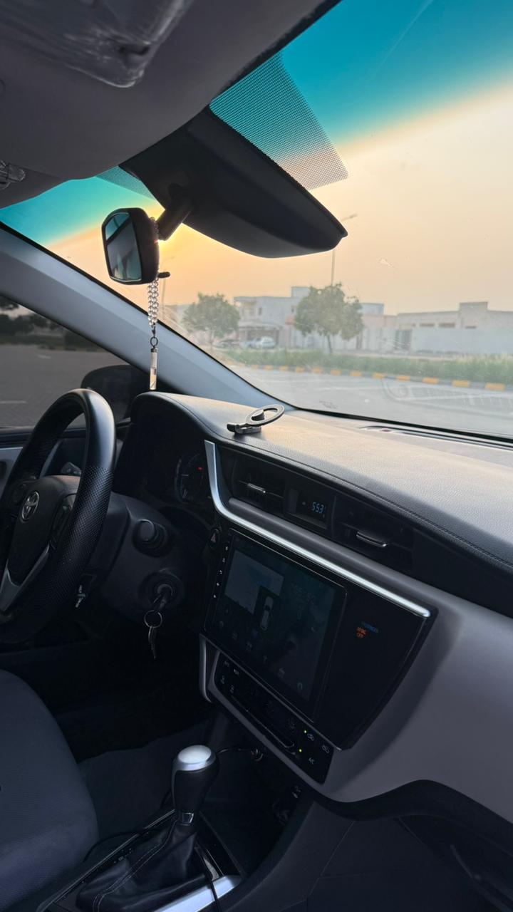 Car Image 2019 TOYOTA COROLLA LE