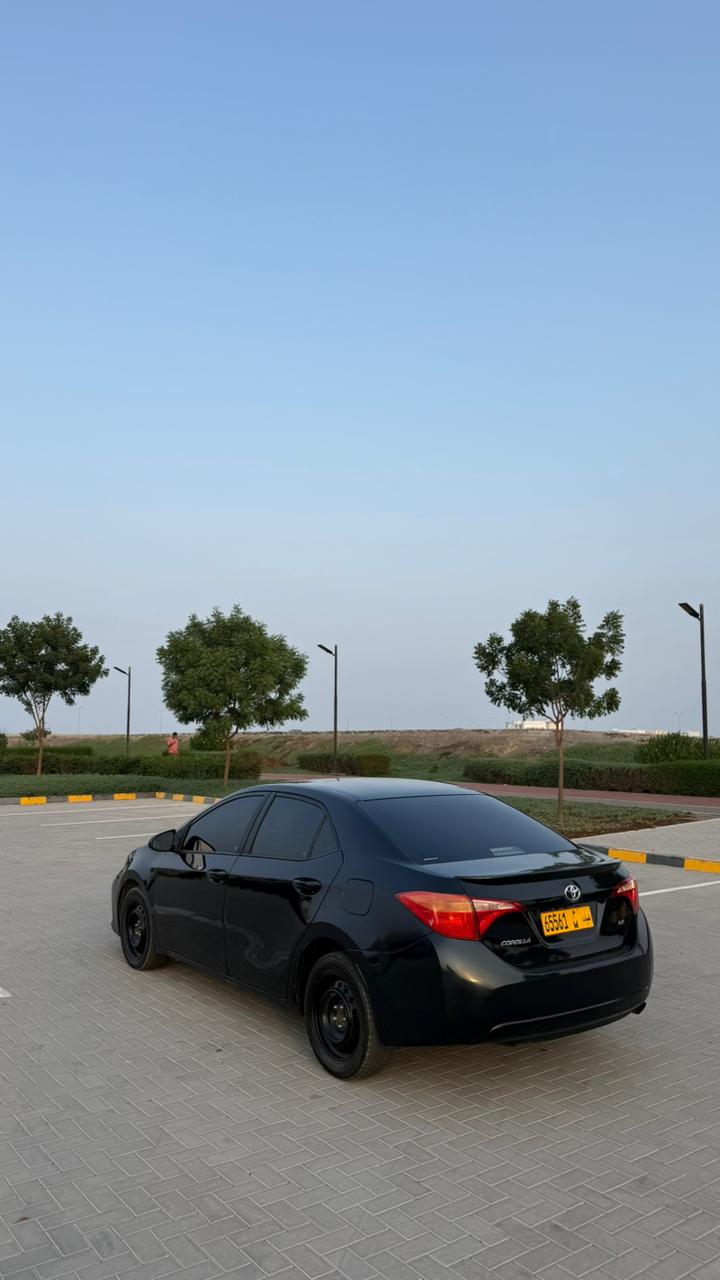 Car Image 2019 TOYOTA COROLLA LE