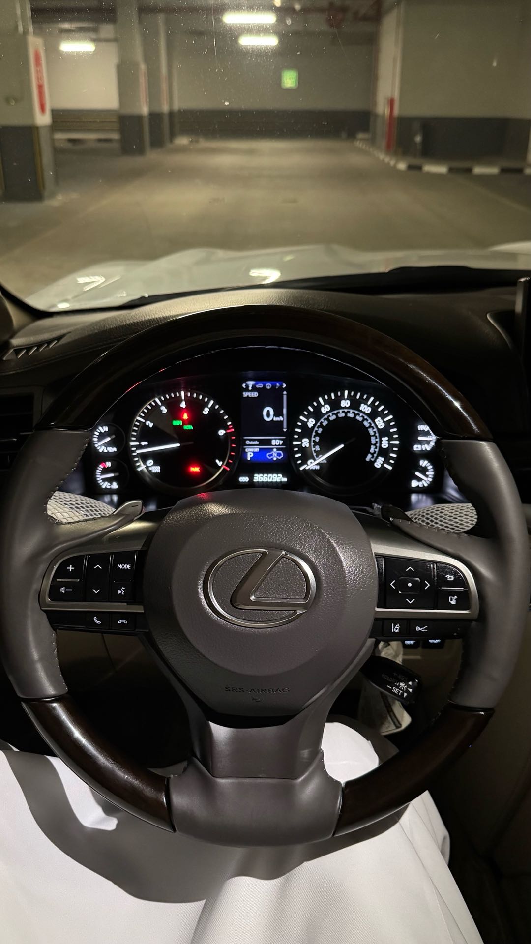 Car Image 2018 LEXUS LX 570