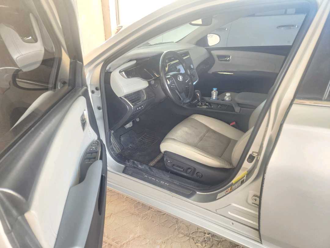 Car Image 2014 TOYOTA AVALON XLE