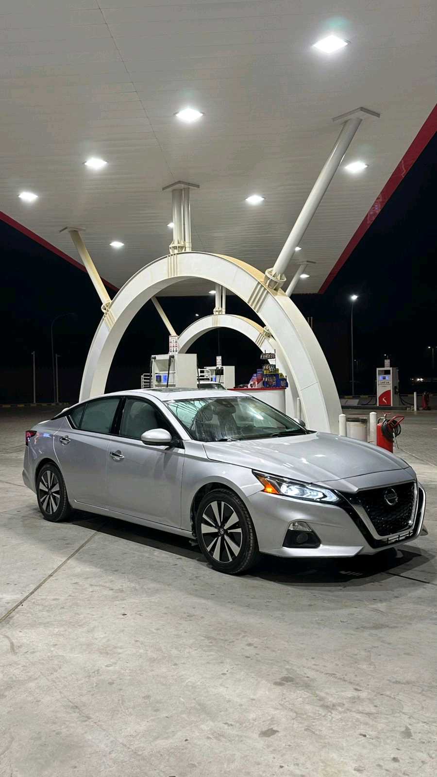 Car Image 2019 NISSAN ALTIMA SV