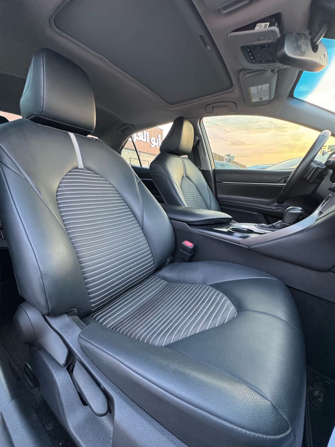 Car Image 2018 TOYOTA CAMRY SE